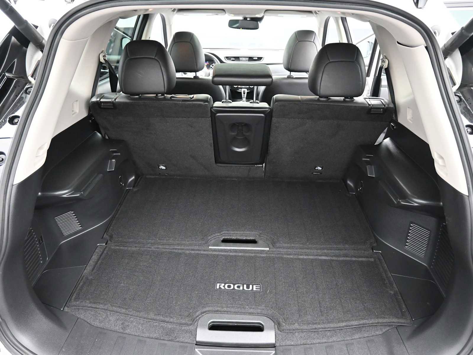 Used 2018 Nissan Rogue SL w/ Premium Package image 24