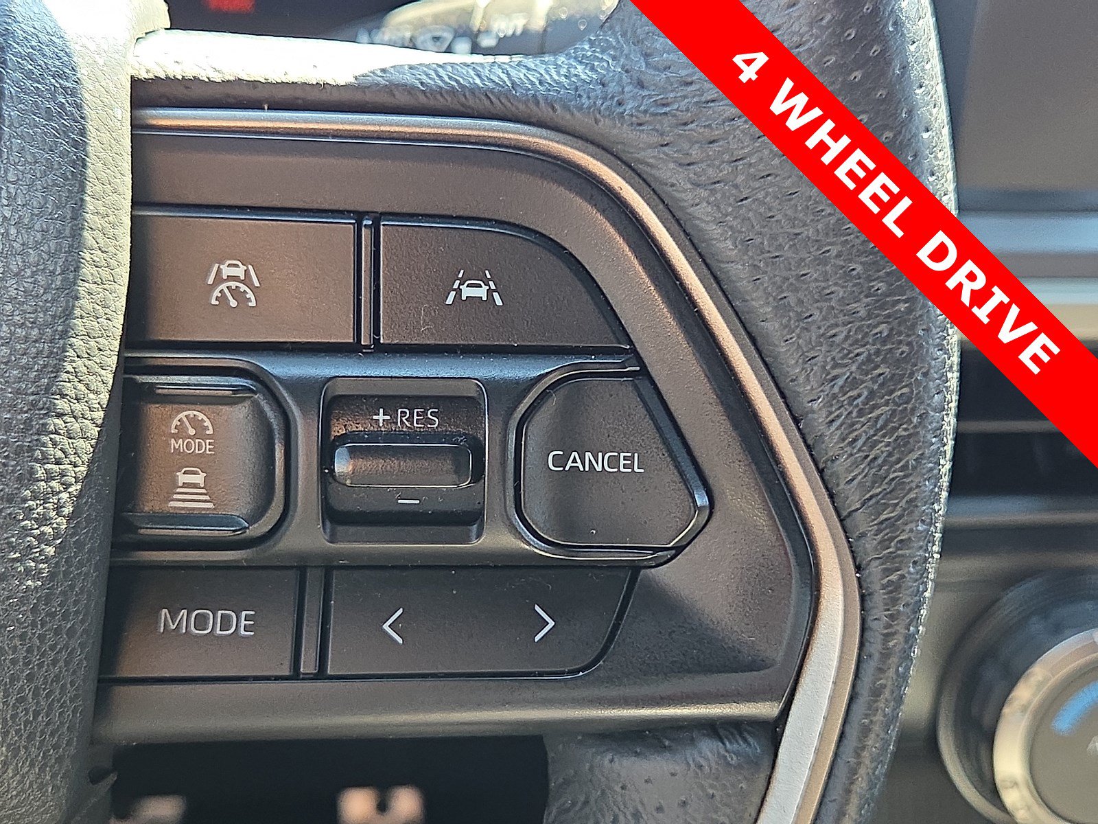 Used 2025 Toyota Tacoma TRD Sport AWD/4WD image 22