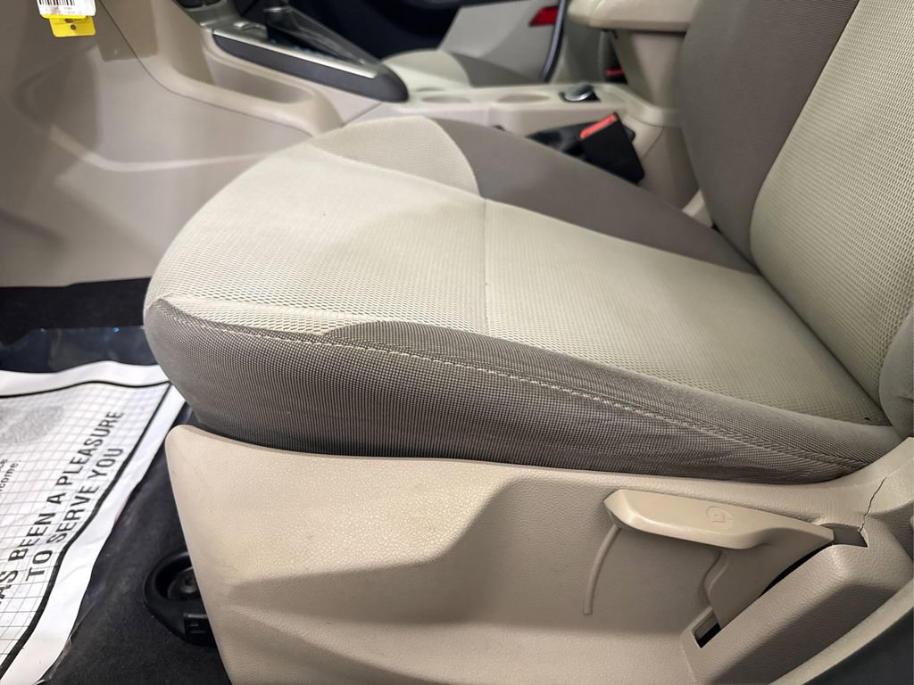 Used 2014 Ford Focus SE image 39