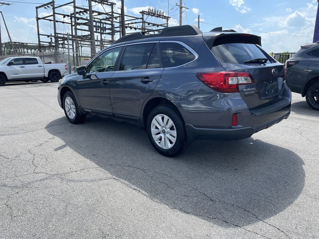 Used 2017 Subaru Outback 2.5i Premium AWD/4WD image 3