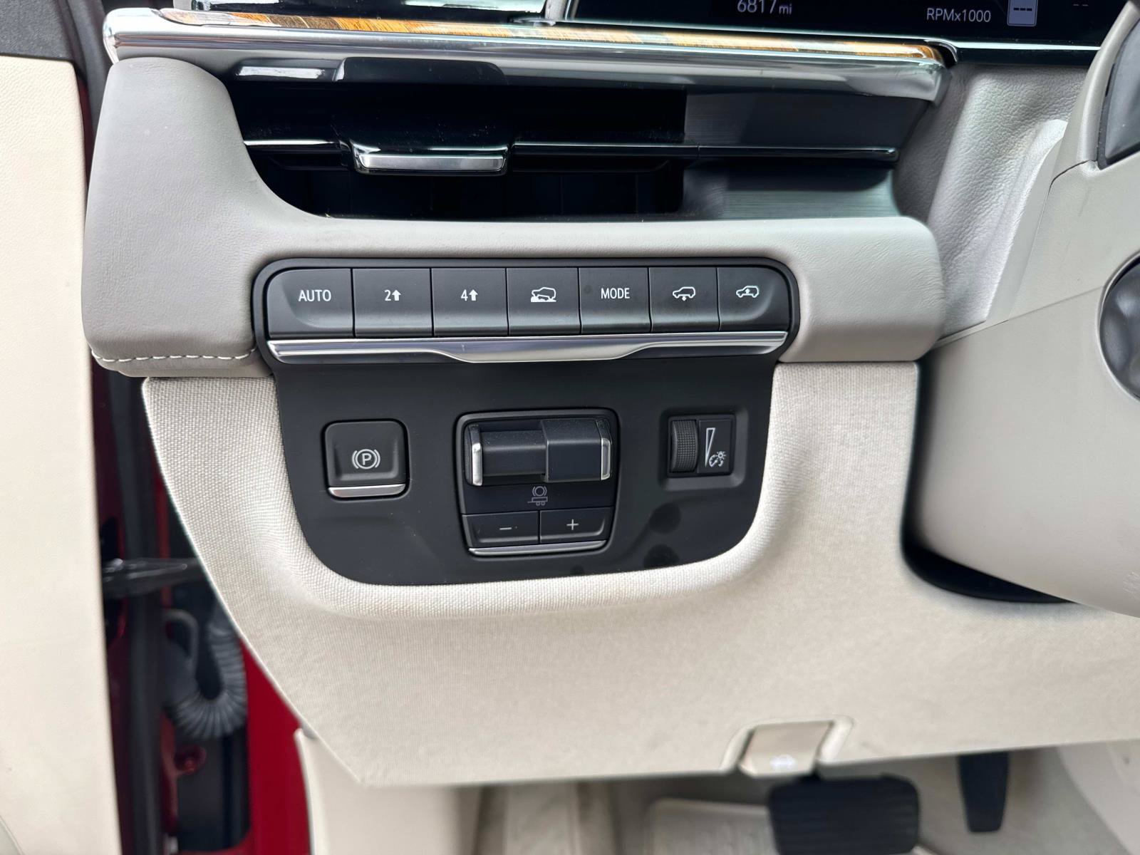 Used 2024 Cadillac Escalade Sport Platinum AWD/4WD image 34