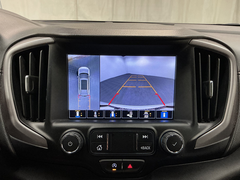 Used 2024 GMC Terrain AT4 w/ LPO, 'HIT The Road' Package AWD/4WD image 16