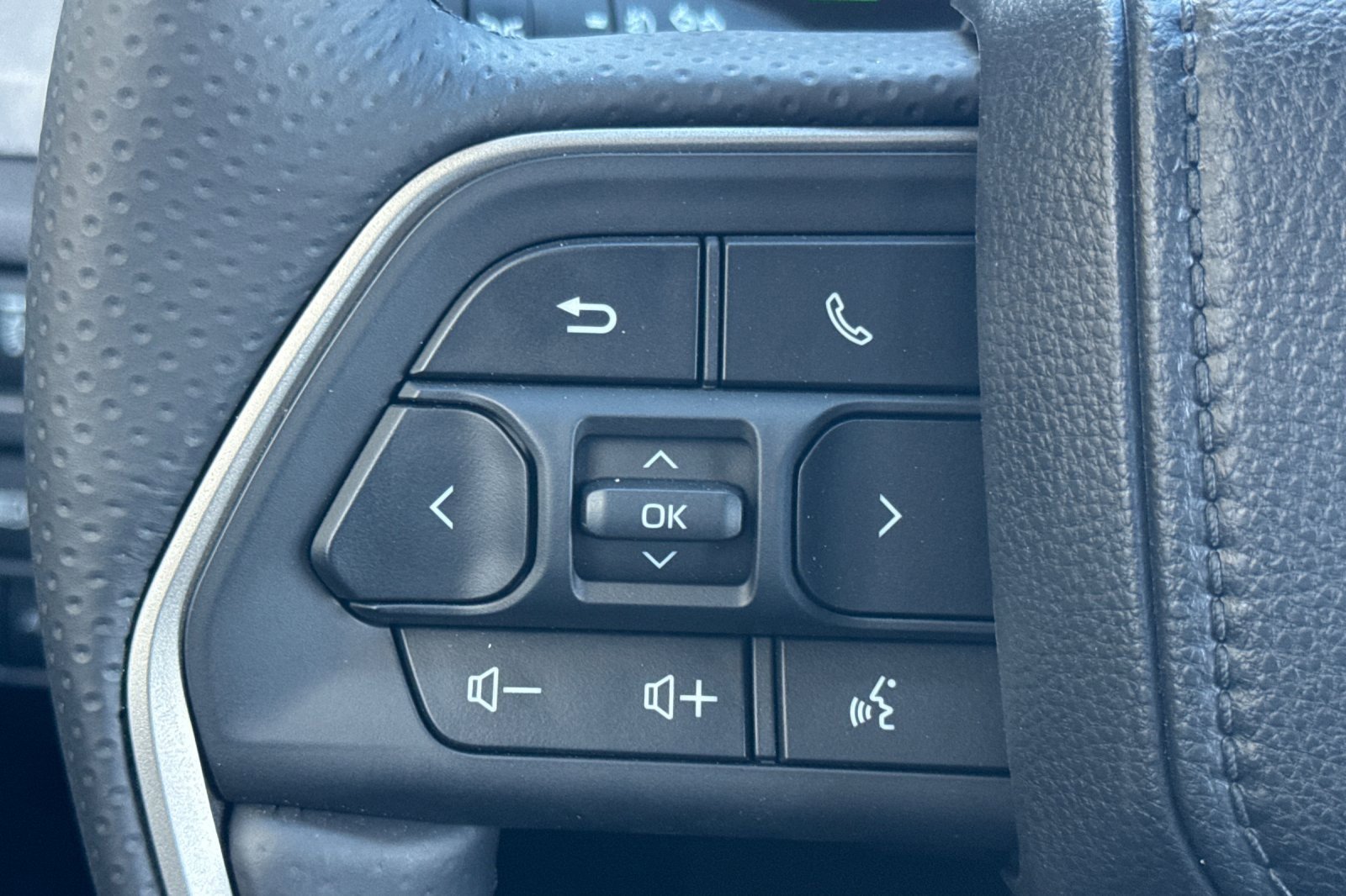 Certified 2025 Toyota 4Runner Trailhunter image 32