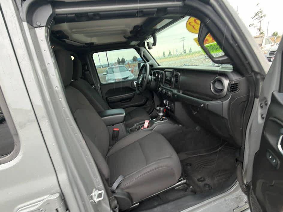 Used 2023 Jeep Gladiator Sport AWD/4WD image 29