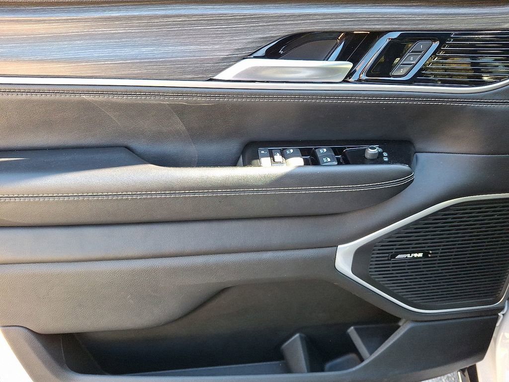 Used 2024 Jeep Wagoneer Series II w/ Flexible Seating Group image 14