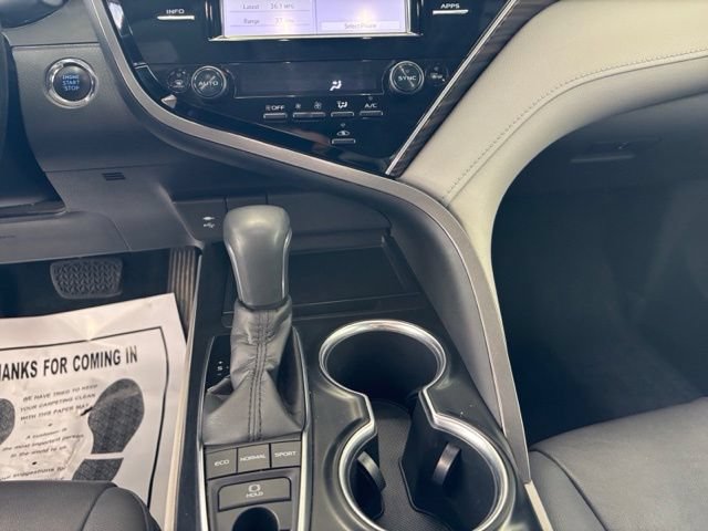 Used 2018 Toyota Camry XLE FWD image 19