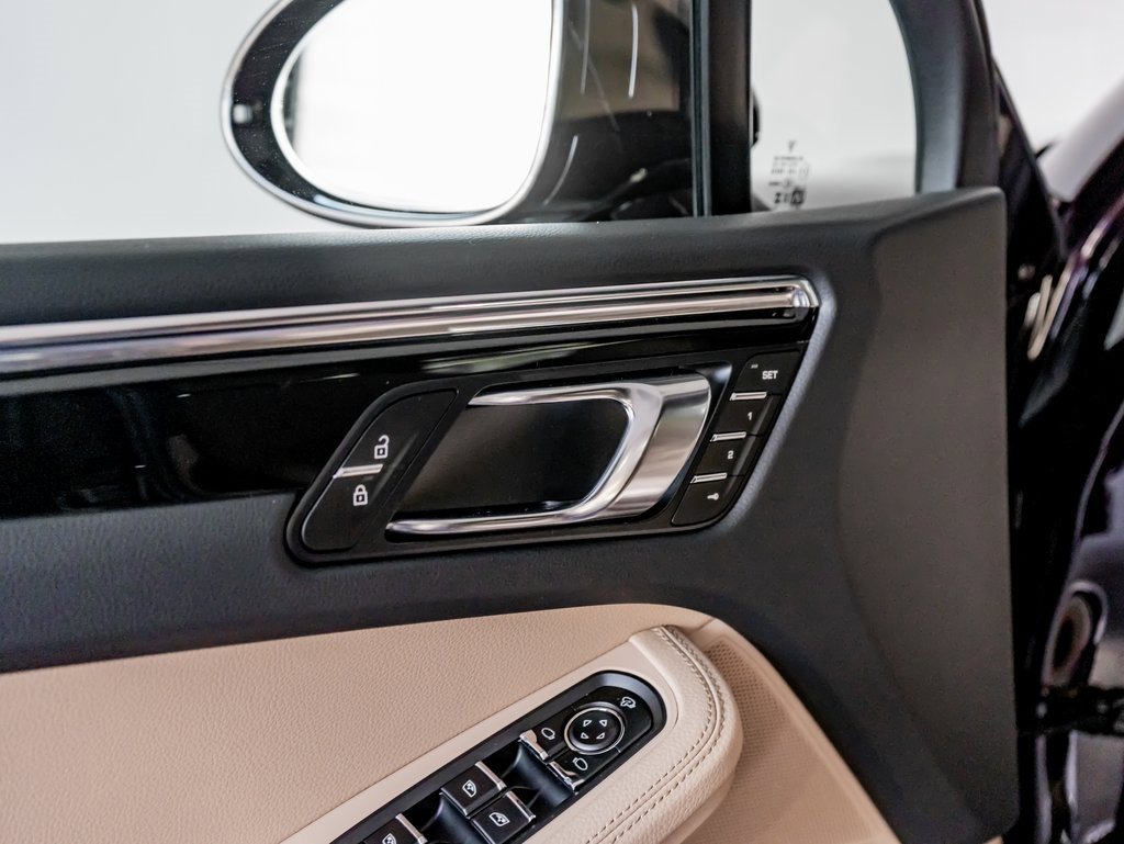 New 2026 Porsche Macan image 13