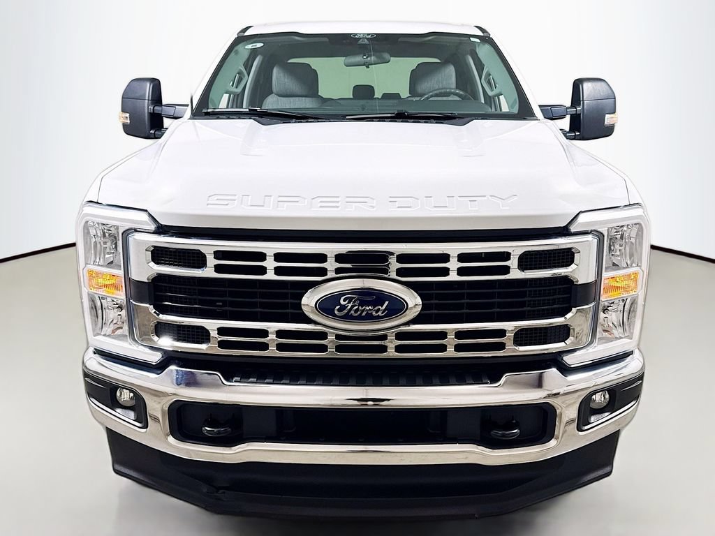 Used 2025 Ford F250 XLT AWD/4WD image 2