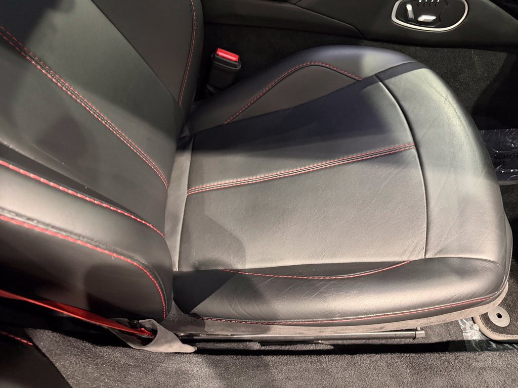 Used 2020 Aston Martin V8 Vantage Coupe RWD image 37