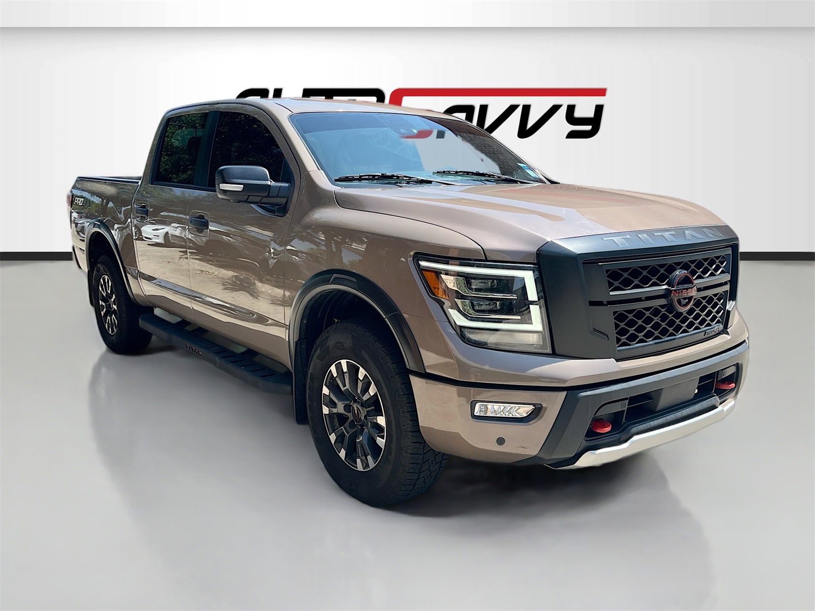 Used 2024 Nissan Titan PRO-4X w/ Pro-4x Convenience Package image 1
