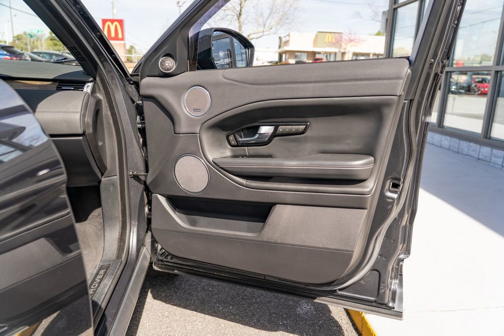 Used 2017 Land Rover Range Rover Evoque HSE image 18