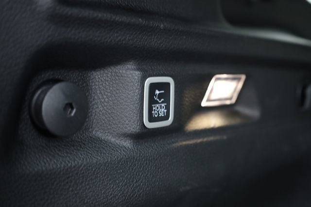 Used 2022 Jeep Grand Cherokee L Limited image 31