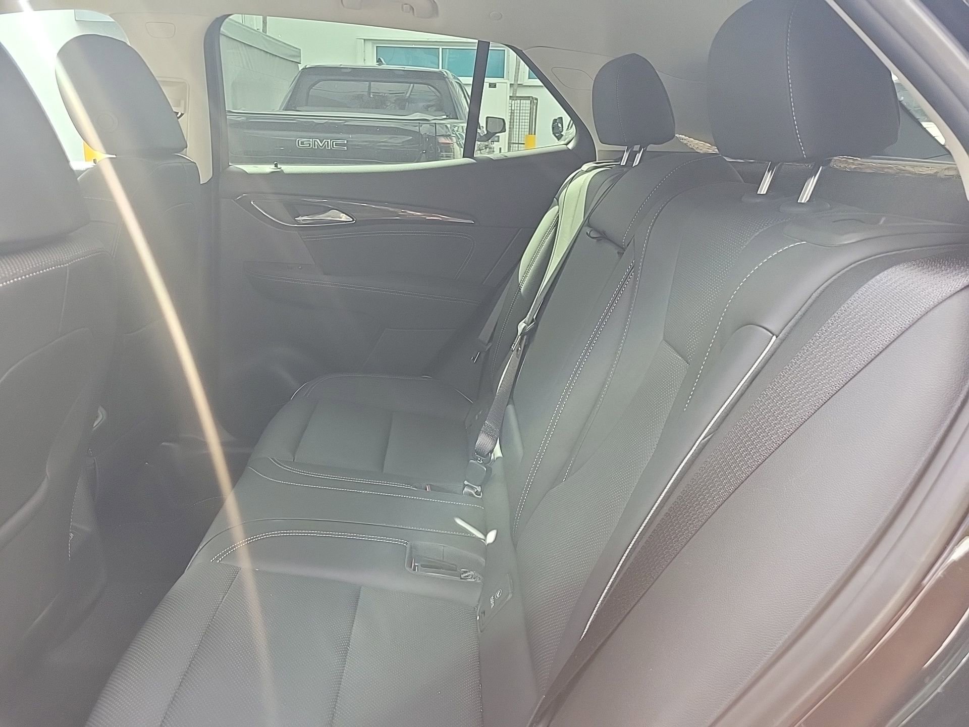 Used 2023 Buick Envision Essence image 19