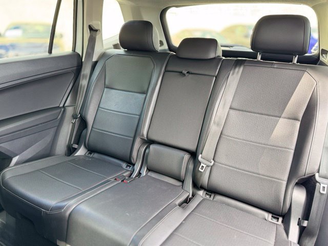 Used 2020 Volkswagen Tiguan SE AWD/4WD image 19