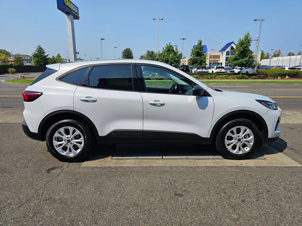 Used 2025 Ford Escape Active AWD/4WD image 4