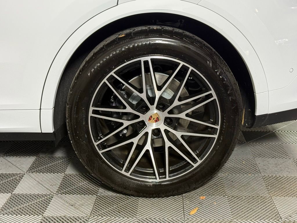 New 2026 Porsche Cayenne Coupe image 13