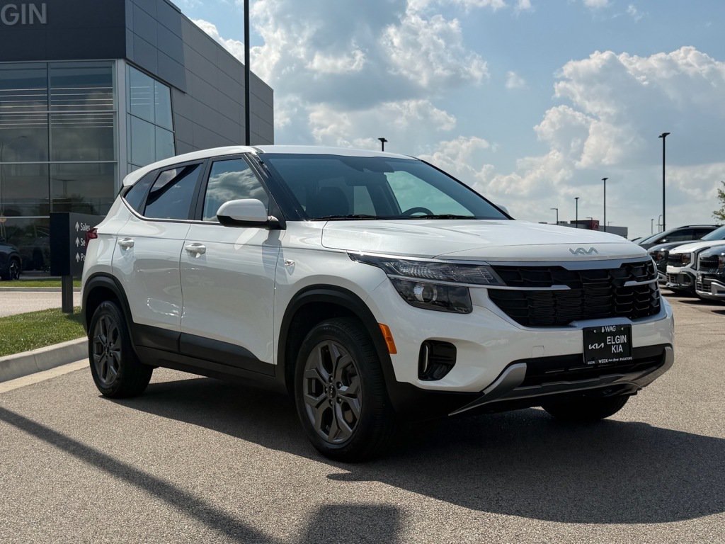 Used 2024 Kia Seltos LX AWD/4WD image 1
