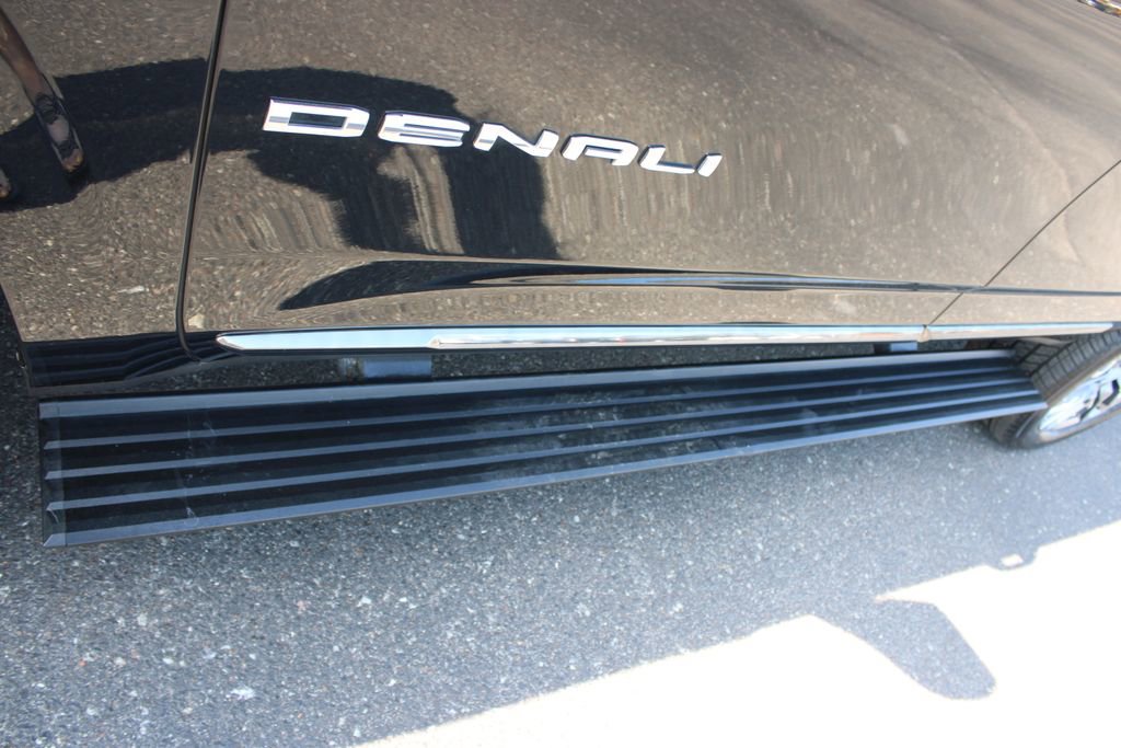Used 2023 GMC Yukon Denali Ultimate w/ LPO, Floor Liner Package image 22