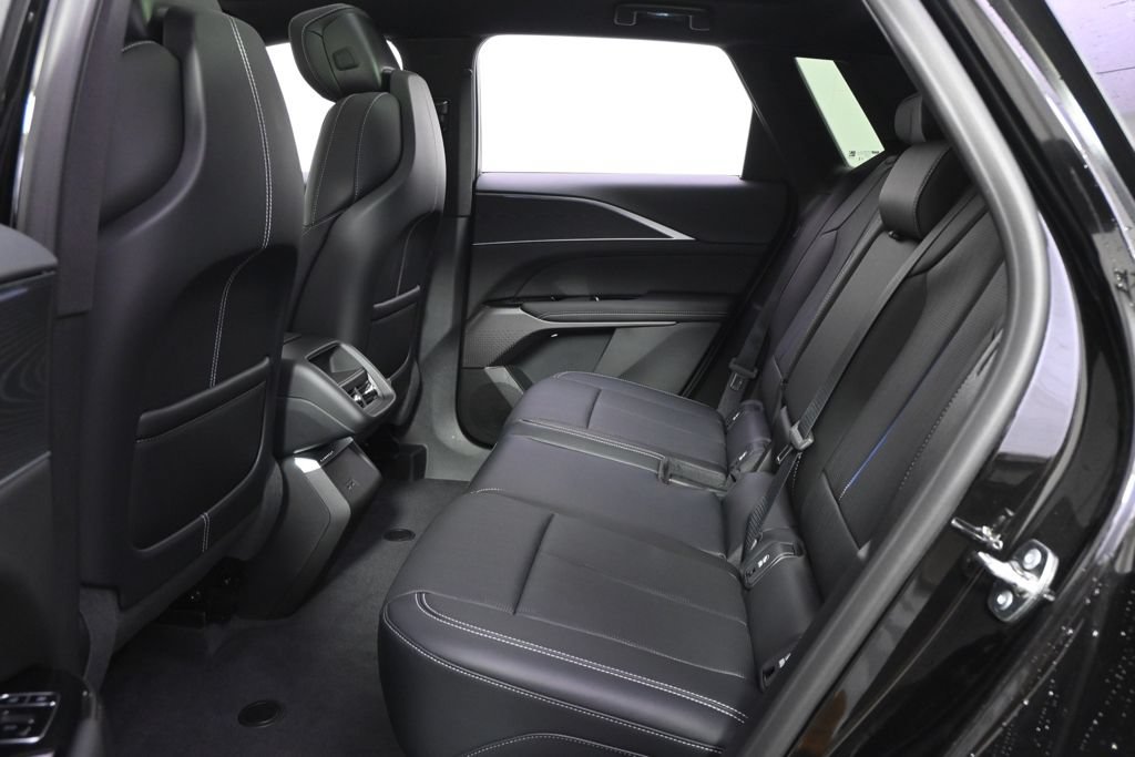 New 2026 Cadillac Lyriq Luxury w/ LPO, Floor Liner Package AWD/4WD image 21