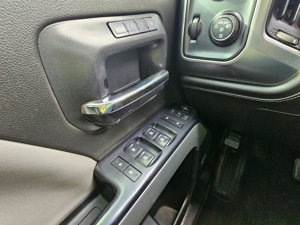 Used 2015 Chevrolet Silverado 3500 LTZ image 31