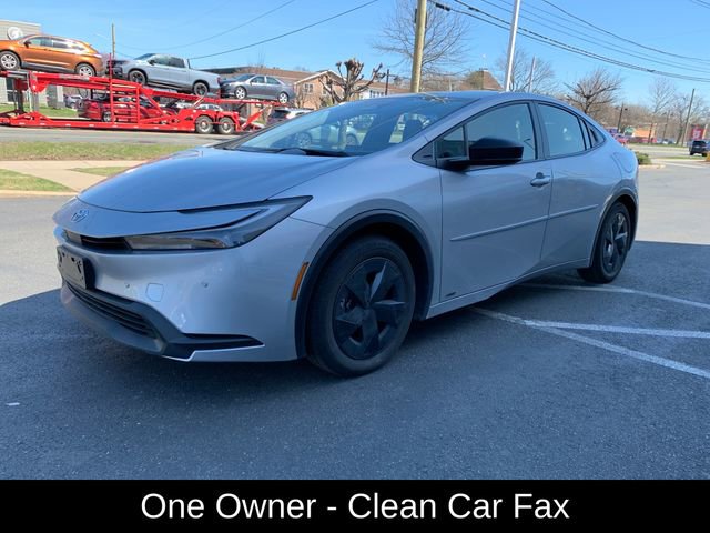 Used 2025 Toyota Prius LE image 8