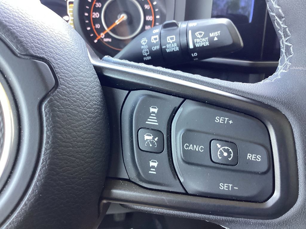 Used 2025 Jeep Wrangler Sport S AWD/4WD image 36