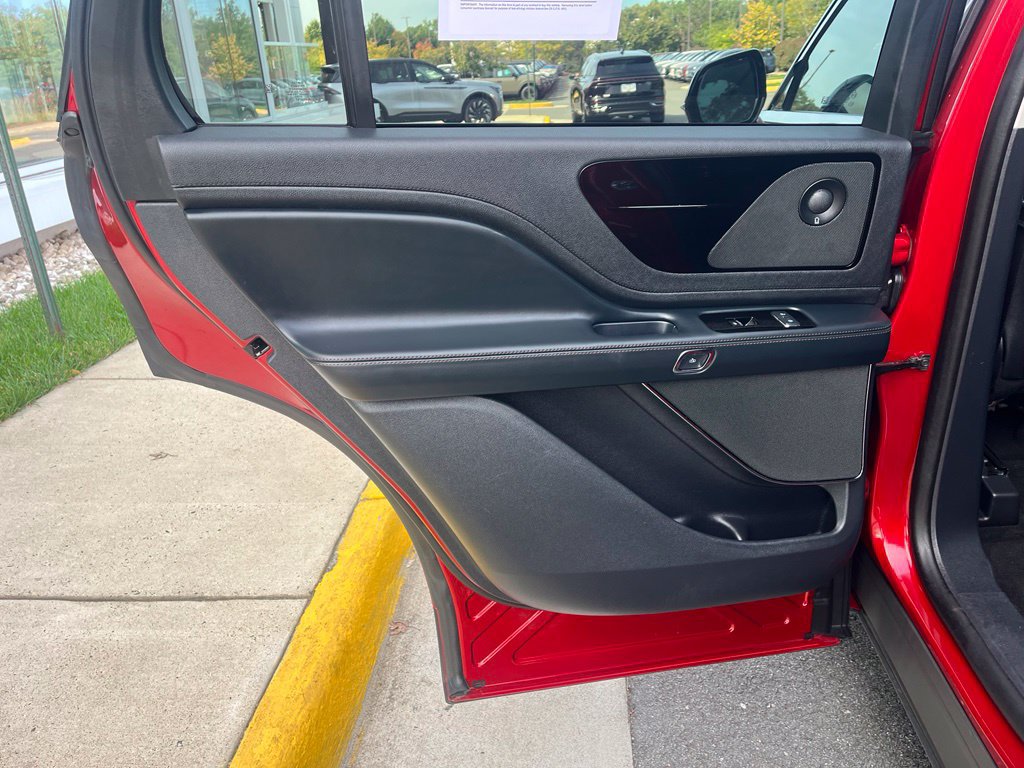 Used 2025 Lincoln Aviator AWD w/ Equipment Group 101A image 19