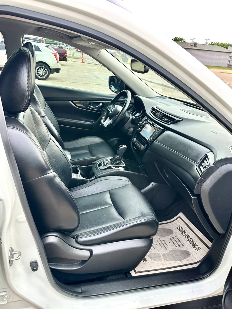 Used 2017 Nissan Rogue SL w/ SL Premium Package FWD image 12