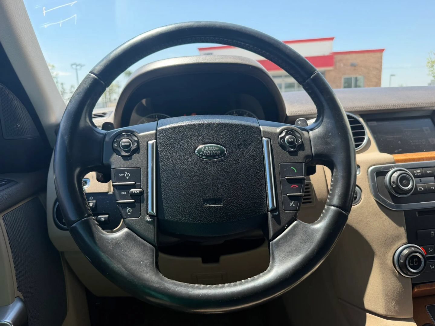 Used 2016 Land Rover LR4 HSE AWD/4WD image 22
