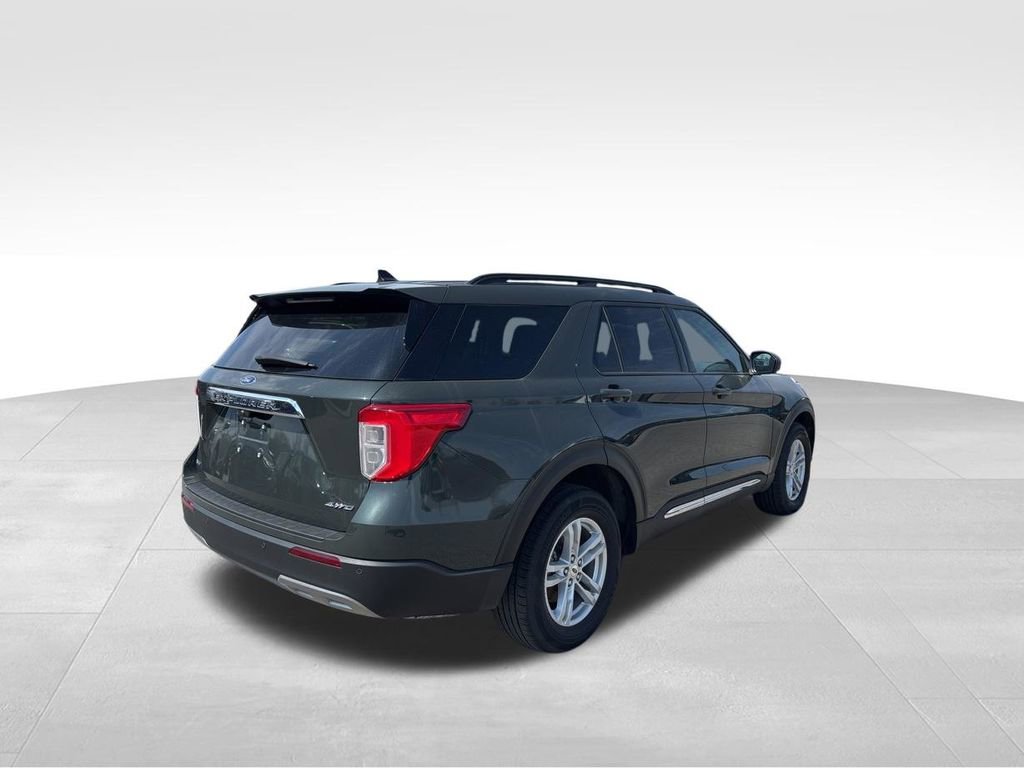 Used 2023 Ford Explorer XLT w/ Equipment Group 202A image 6