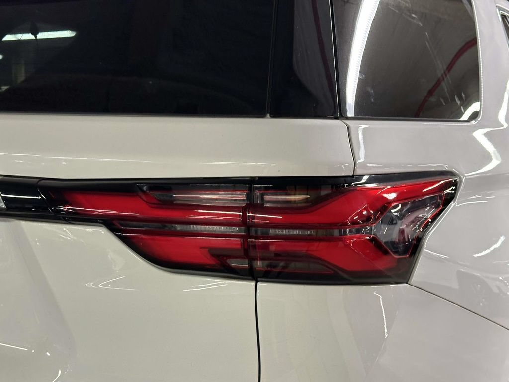 Certified 2023 Chevrolet Traverse LT AWD/4WD image 10