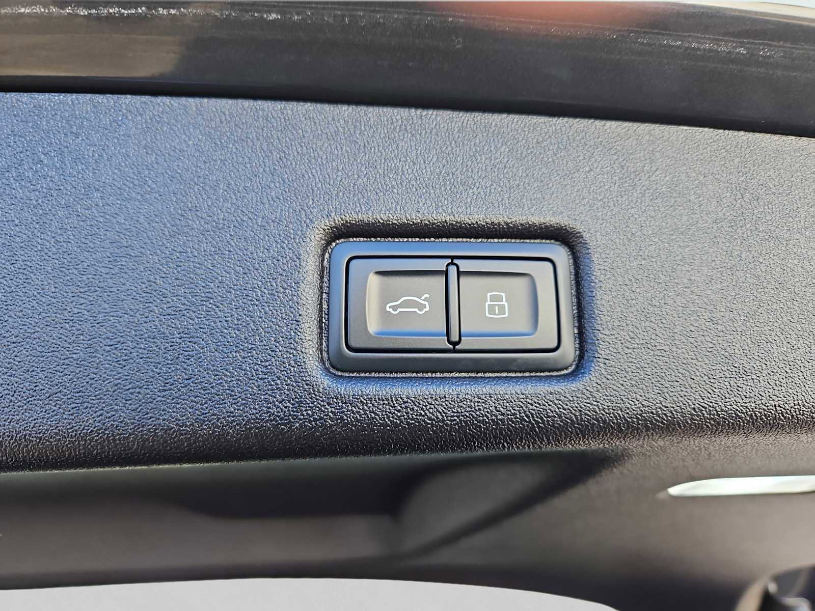 Certified 2025 Audi Q5 Premium w/ Convenience Package image 24