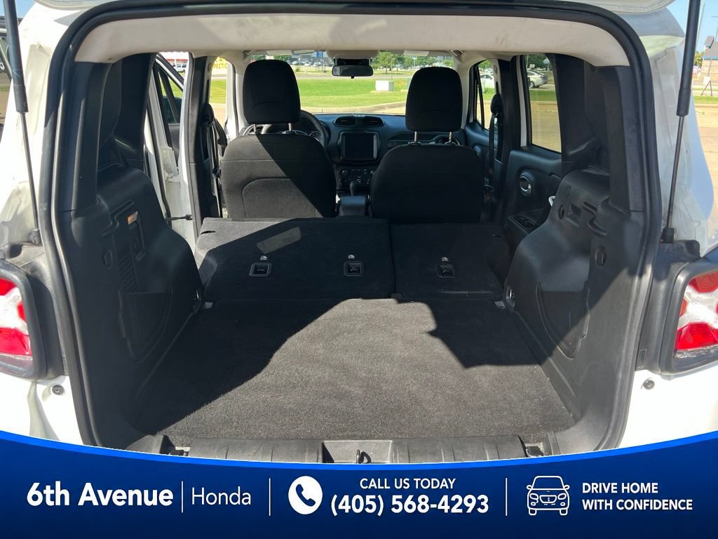 Used 2023 Jeep Renegade Latitude AWD/4WD image 14