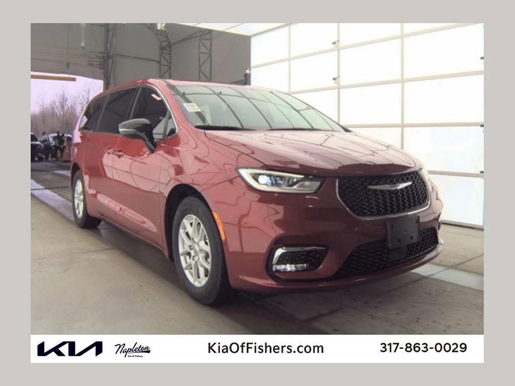 Used 2025 Chrysler Pacifica Select image 1