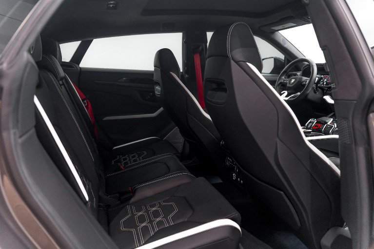 Used 2025 Lamborghini Urus SE AWD/4WD image 30