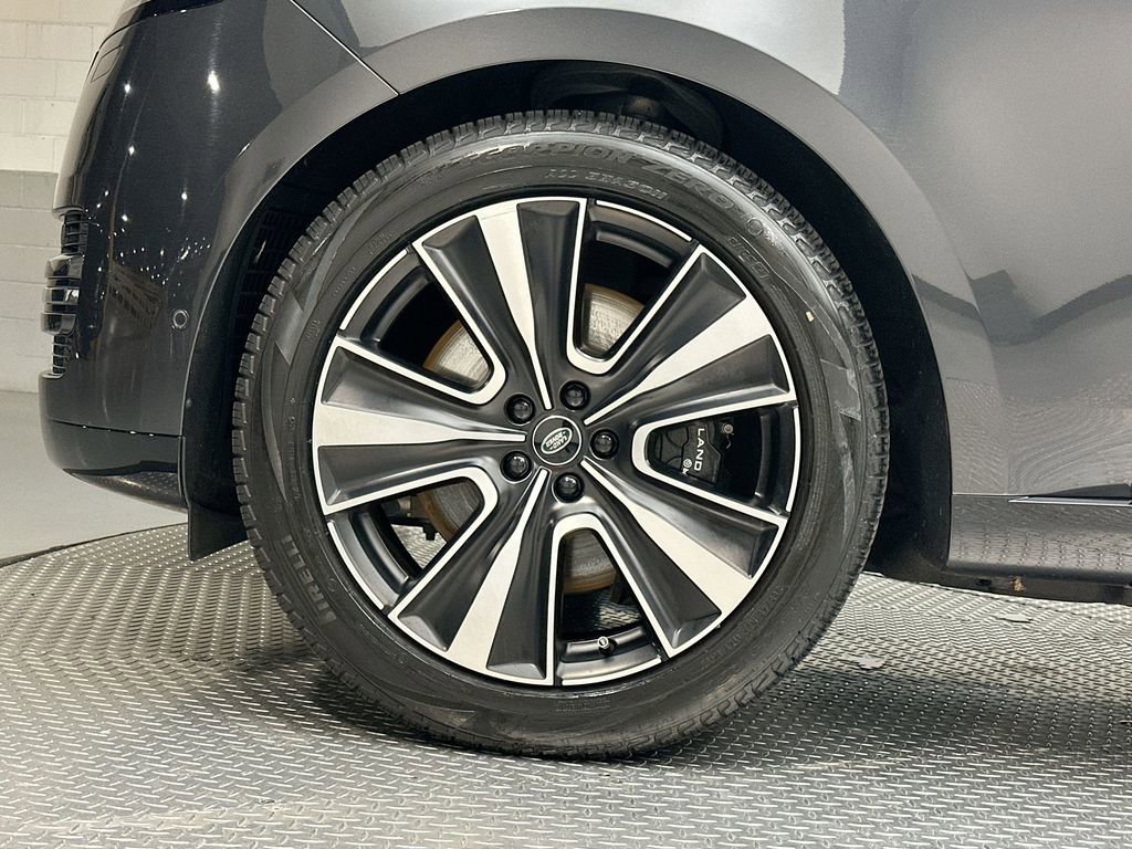 Used 2023 Land Rover Range Rover SE image 17