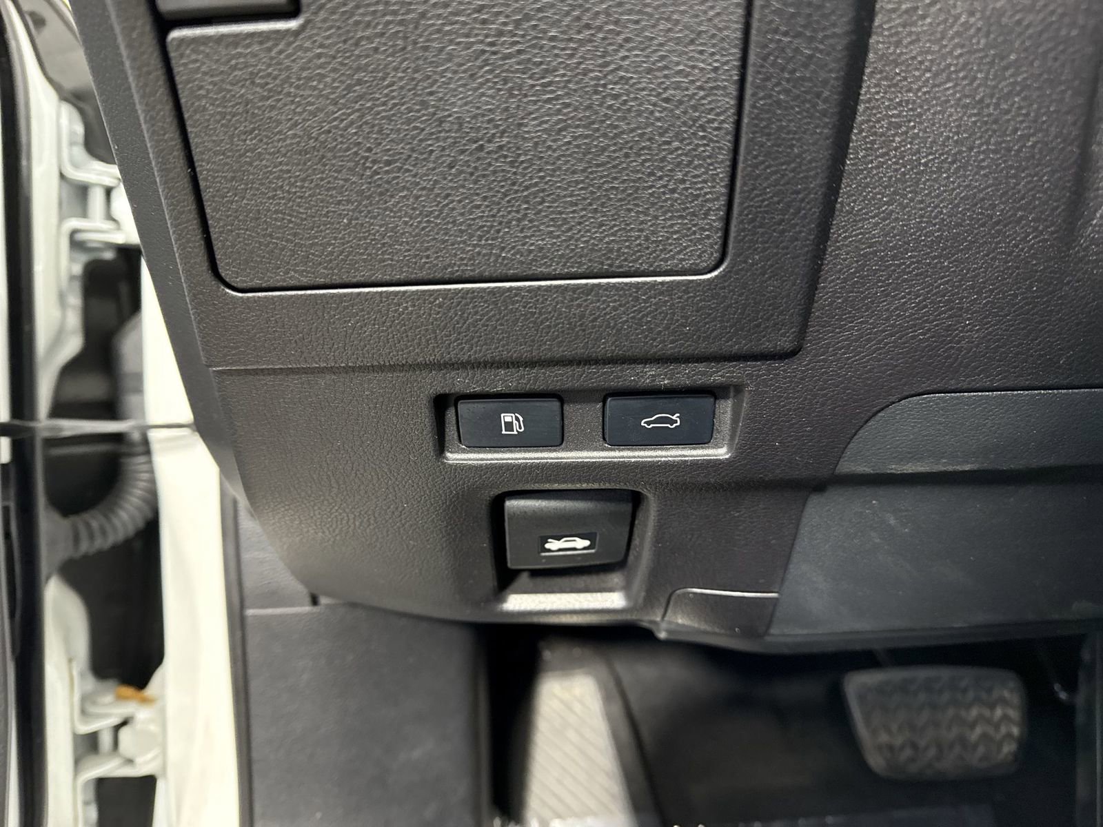 Used 2021 Lexus ES 300h w/ Premium Package image 14