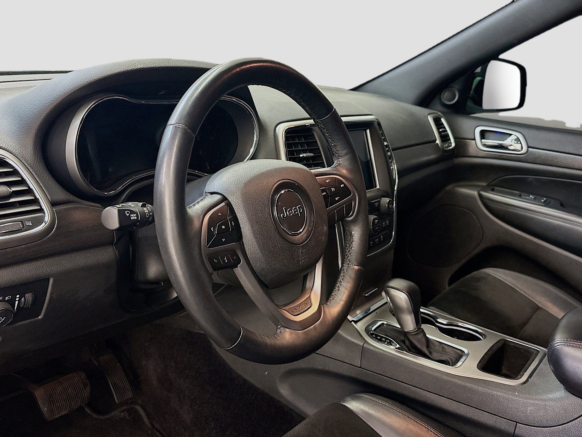 Used 2018 Jeep Grand Cherokee Altitude AWD/4WD image 4