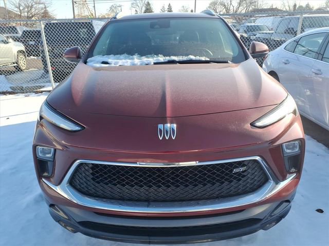 Used 2024 Buick Encore GX Sport Touring image 2