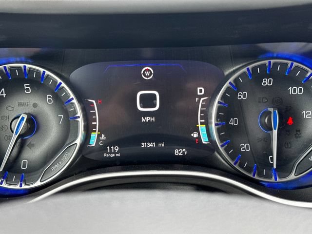 Certified 2025 Chrysler Pacifica Select FWD image 27