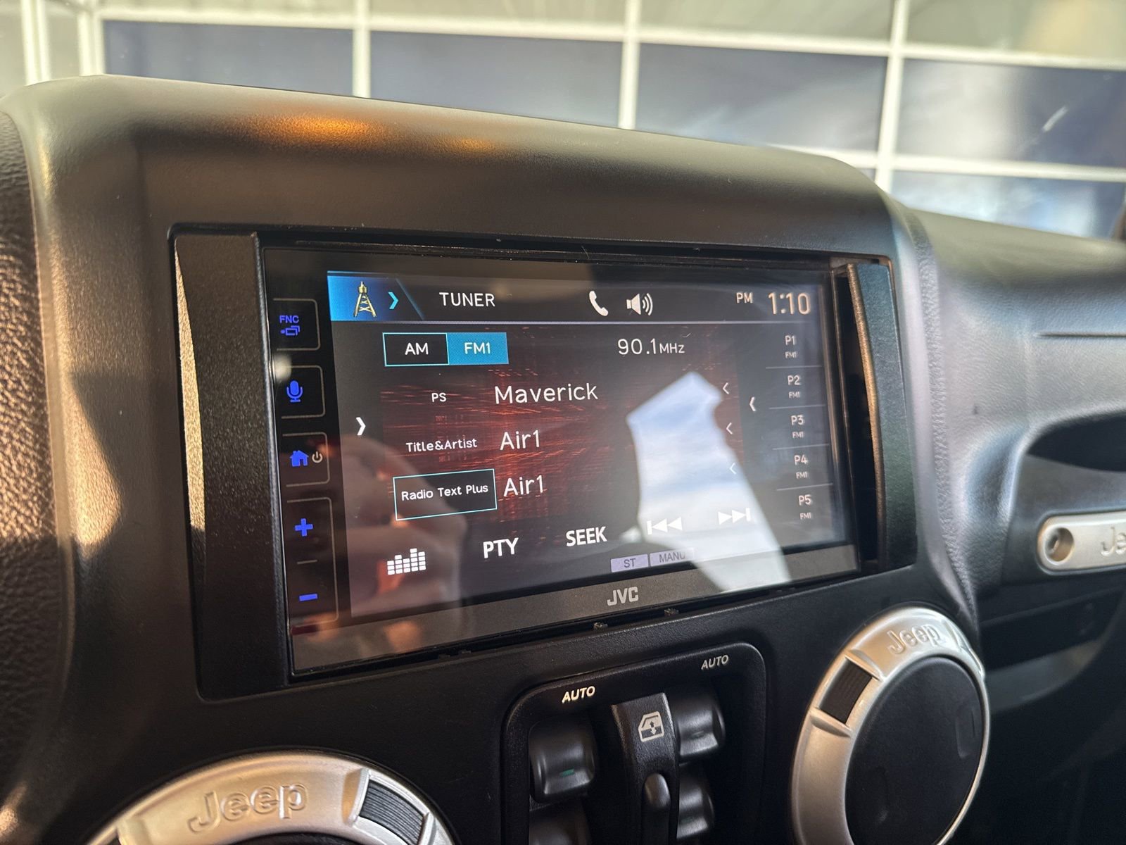 Used 2014 Jeep Wrangler Unlimited Rubicon w/ Max Tow Package image 27