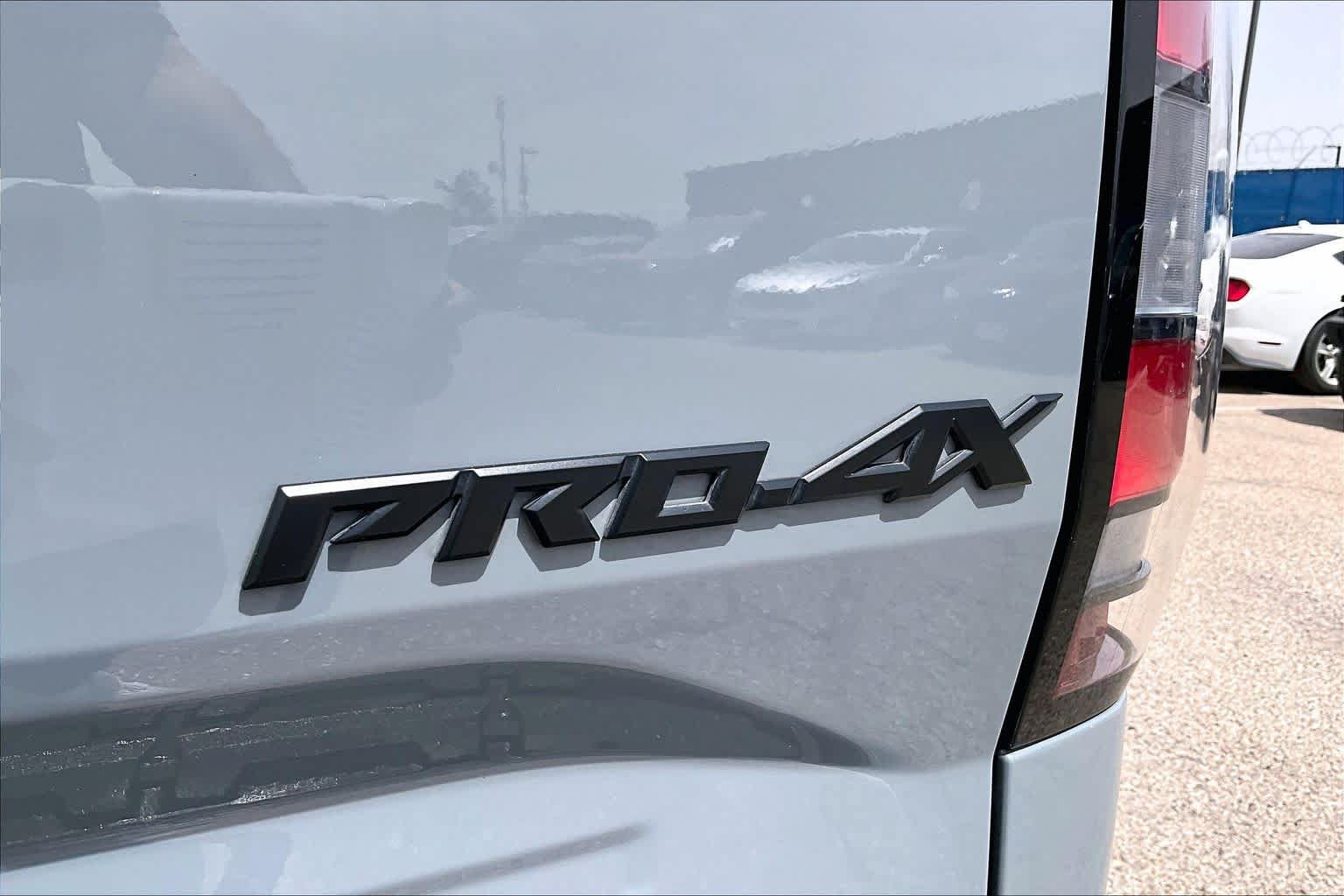 Used 2024 Nissan Frontier PRO-4X w/ Pro Premium Package AWD/4WD image 10
