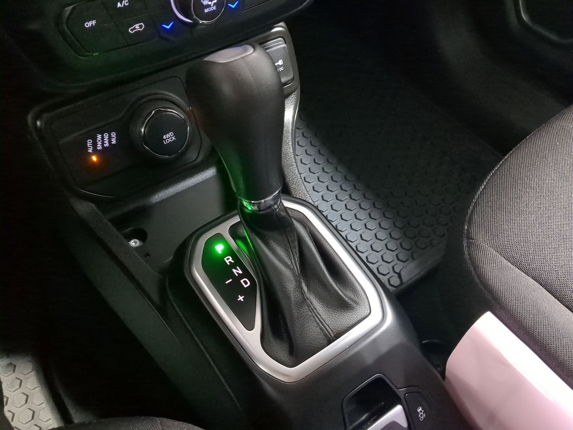 Certified 2023 Jeep Renegade Latitude image 15