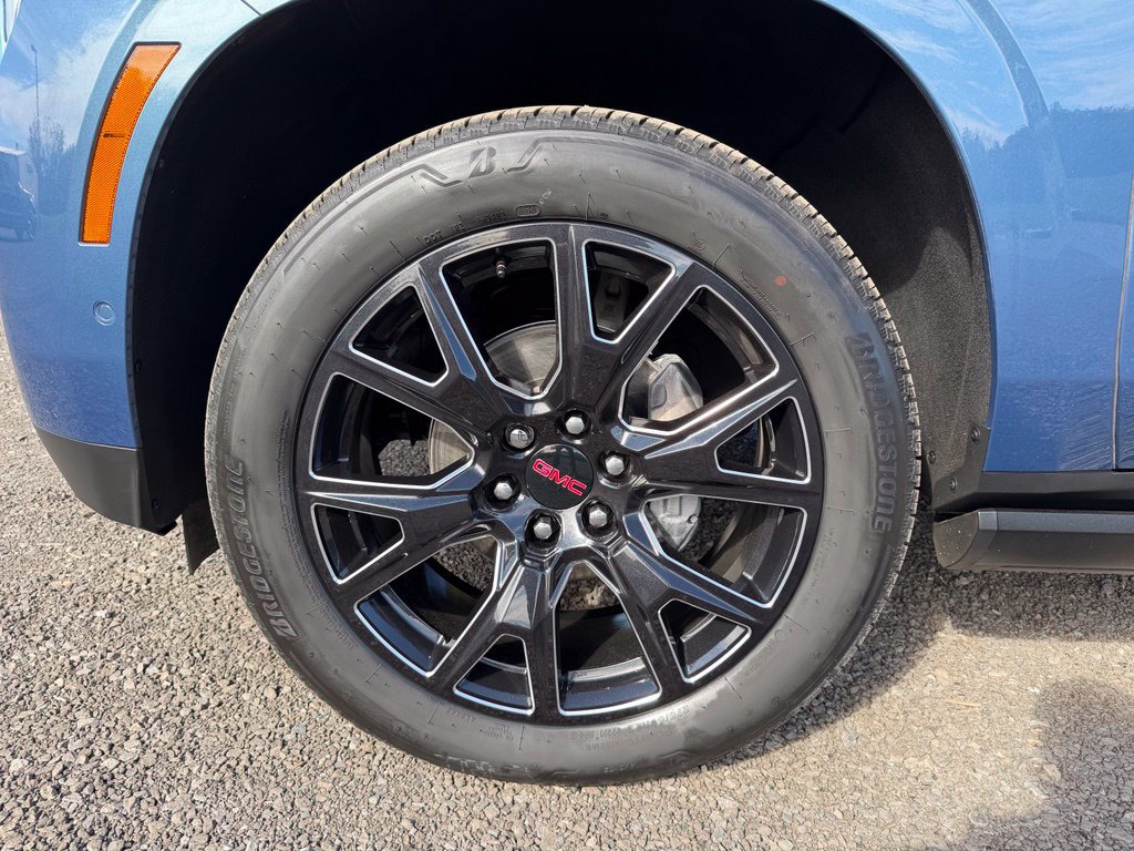 Used 2026 GMC Yukon Denali w/ Sun & Power Step Package AWD/4WD image 15