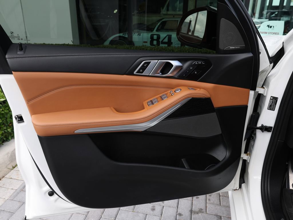 Used 2024 BMW X7 xDrive40i w/ M Sport Package image 14