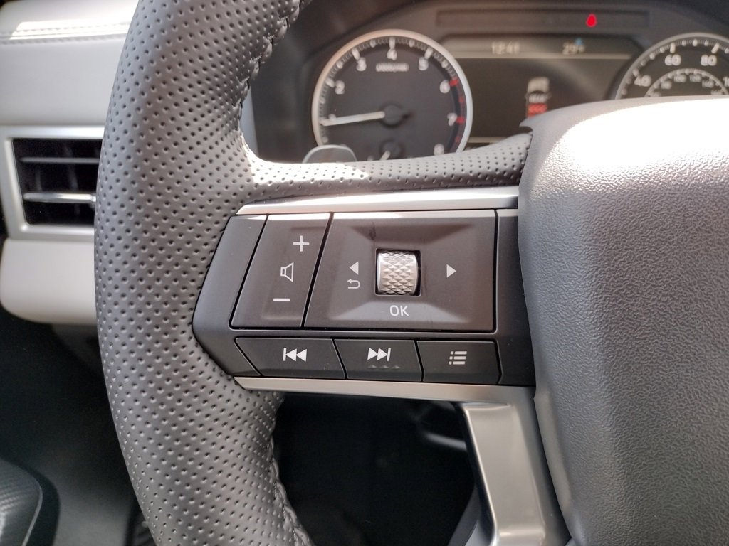 New 2026 Mitsubishi Outlander SE image 28