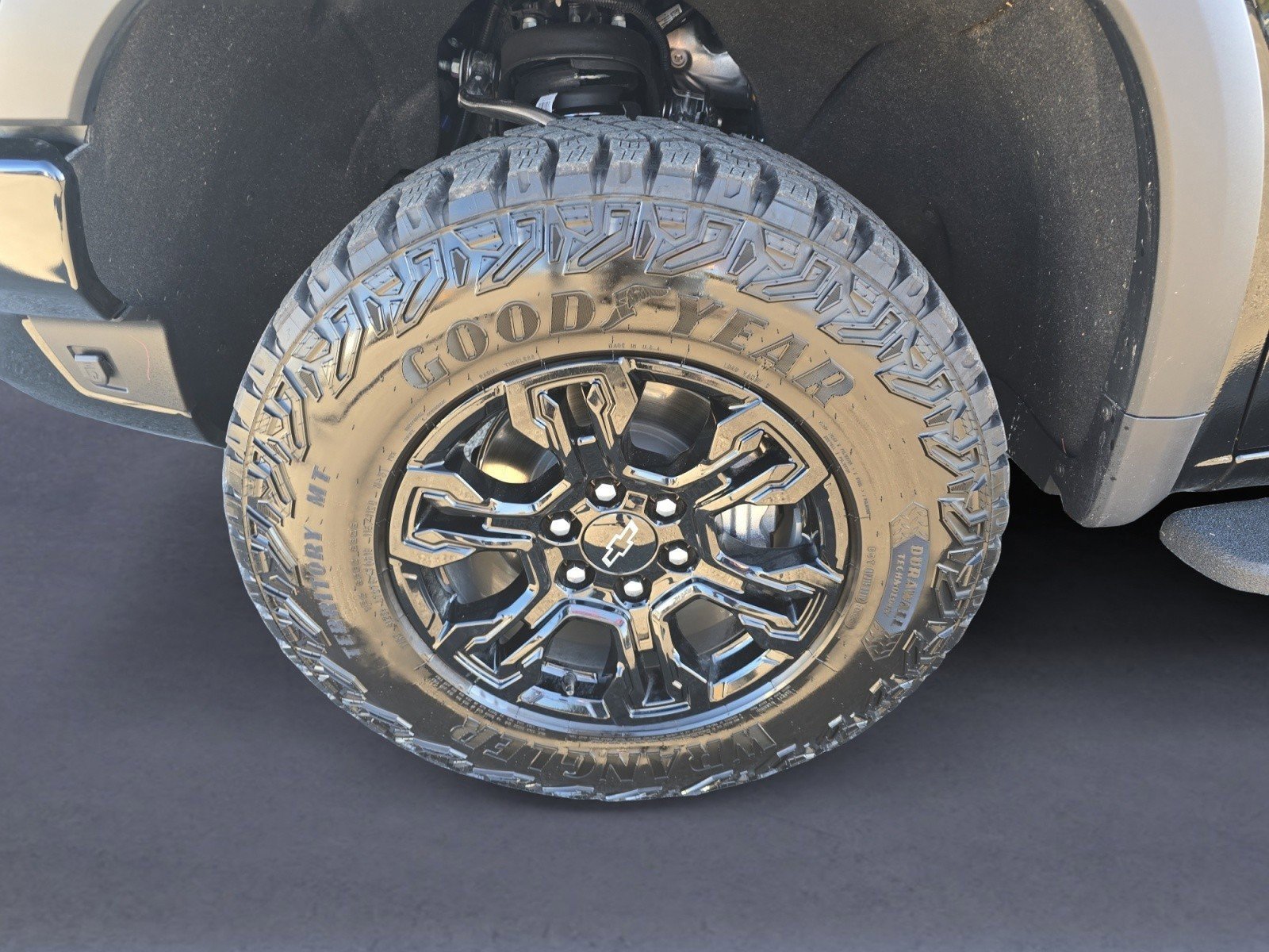 Used 2025 Chevrolet Silverado 1500 ZR2 w/ Technology Package image 37