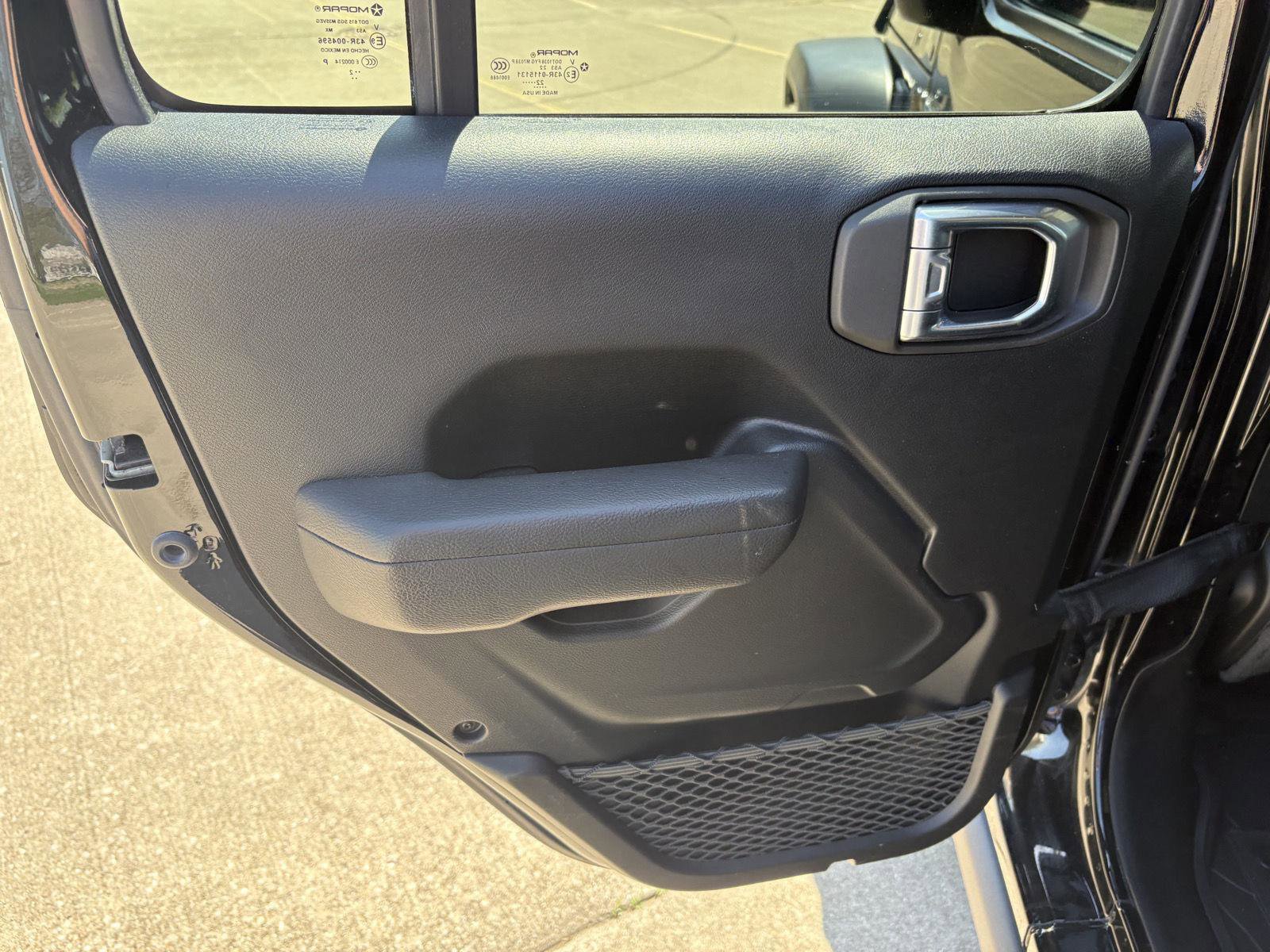 Used 2022 Jeep Wrangler Unlimited Sport AWD/4WD image 13