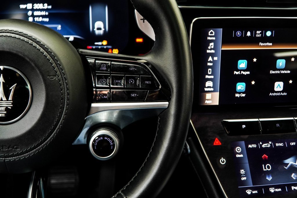 Used 2023 Maserati Grecale GT image 31