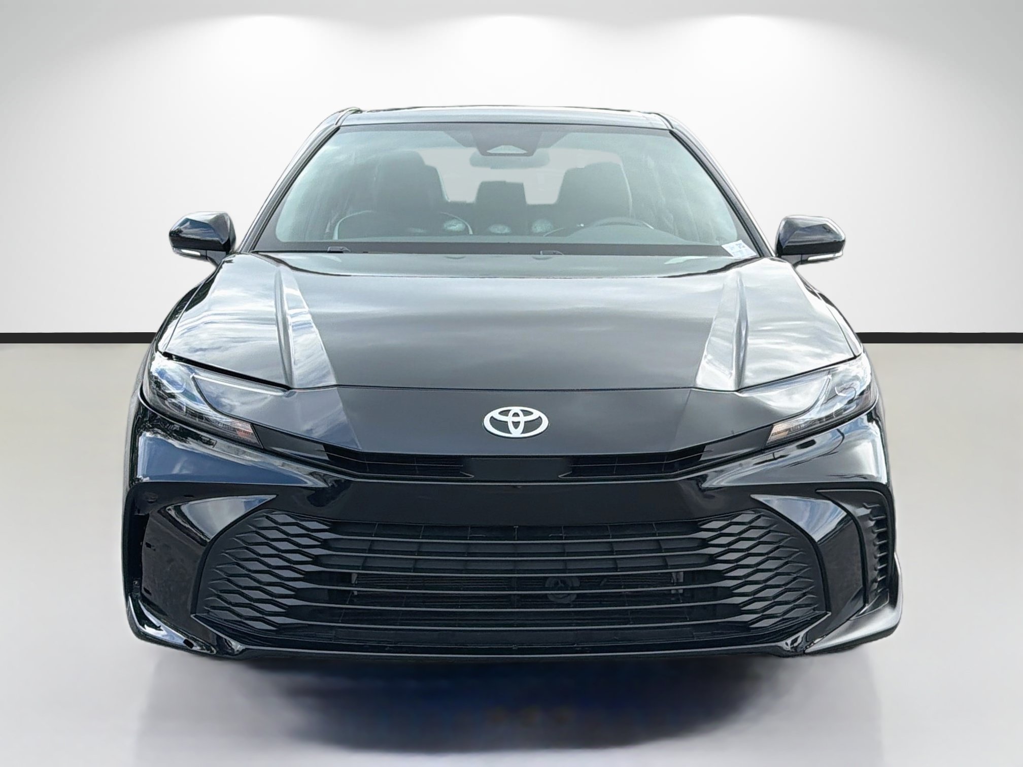 Used 2025 Toyota Camry SE FWD image 8